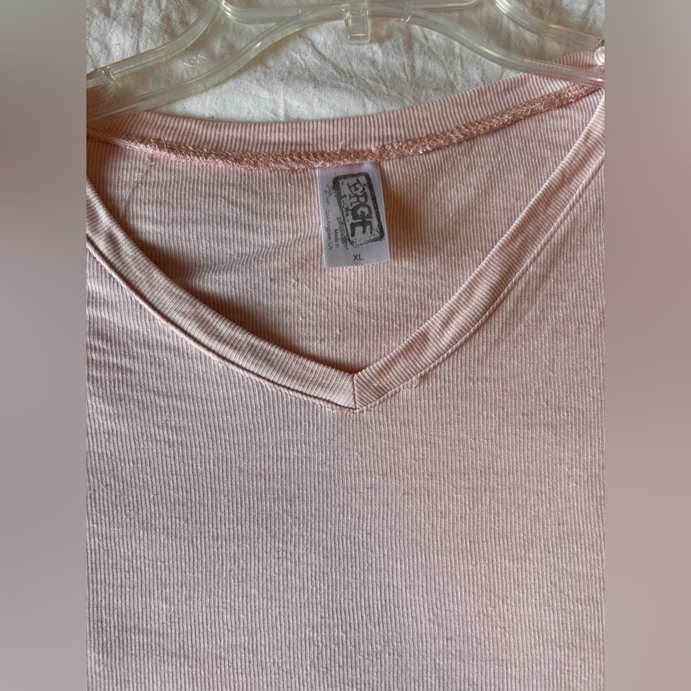 Pink t